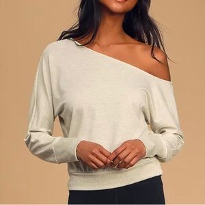 SOLD- Lulus The Weekend Heather Grey One-Shoulder Sweater Top size M